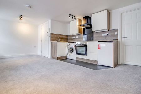 Talk Of The Town 60c Devizes Road, Swindon, Swindon, SN1 - Photo 3