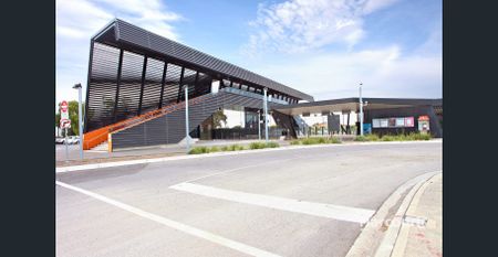 Charming 3-Bedroom Home with Natural Light and Open Fireplace in Thomastown - Photo 2