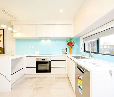 Modern Family Living in Mangere East - Photo 6