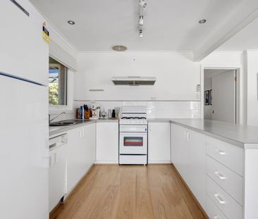 Beautifully Presented Fully Furnished Beach House - Photo 3