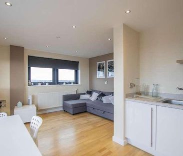 Pinnacle House, EN1 - Photo 2