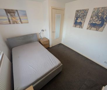 House share to rent - Photo 2