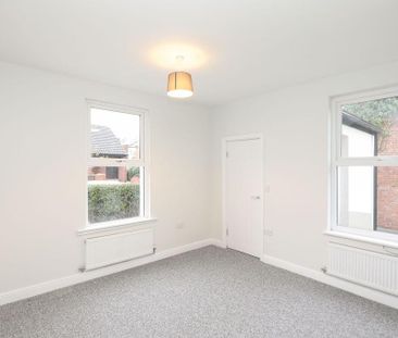 3 bedroom end of terrace house to rent - Photo 2