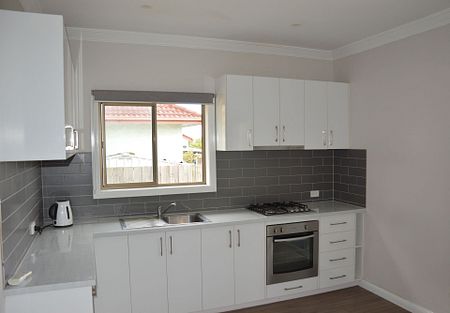 2 bedroom home - Photo 4