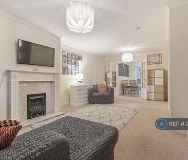 1 bedroom in a house share to rent - Photo 1