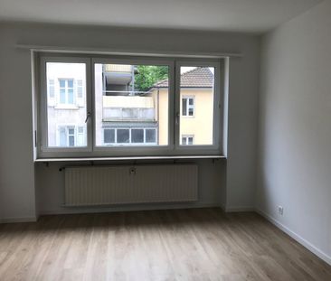 "Sanierte Wohnung mit Balkon / 1. Mietzins GRATIS *" - Foto 1