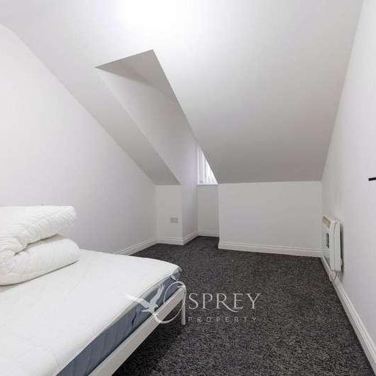 Queens, Cambridge Square, Middlesbrough, TS5 - Photo 1