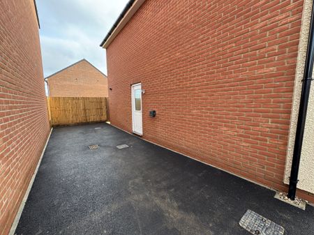 Covenham Drive, Grantham - Photo 3