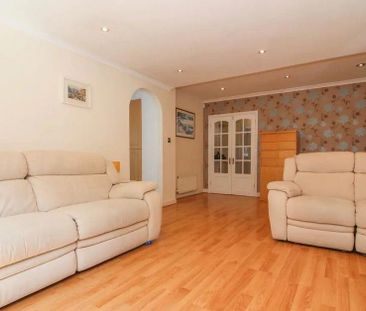 3 bedroom semi-detached bungalow to rent - Photo 2