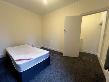 4 bedroom terraced house to rent - Photo 5