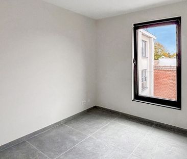 Appartement te huur in Tournai voor € 900 met 3 slaapkamers - Photo 4