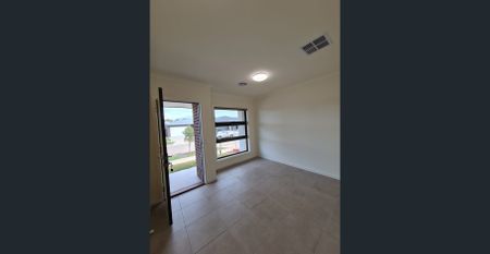 ALMOST BRAND NEW PERFECT HOME, PERFECT LOCATION - Photo 3