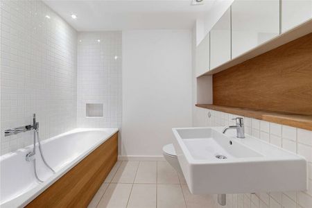 Modern one double bedroom property boasting 804 ft2 of living space. Comprising one double bedroom, bright open plan kitchen and reception room and main bathroom. - Photo 5
