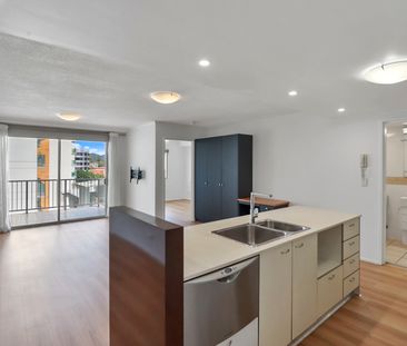 606/6 Exford Street QLD 4000, Brisbane City - Photo 3