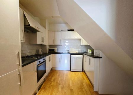 3 bedroom flat to rent - Photo 5