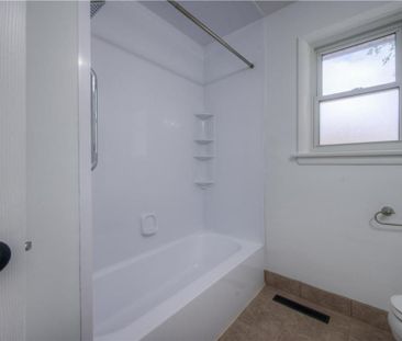 For Lease - 88 Broadmoor Avenue Unit# Main, Kitchener, Ontario - Photo 6