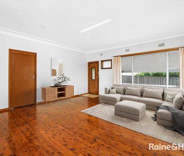 Spacious Family Living with Bonus Detached Studio - Prime Belmont S... - Photo 1