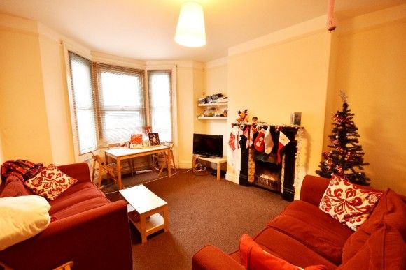 7 Bed - Grosvenor Road, Jesmond - Photo 1