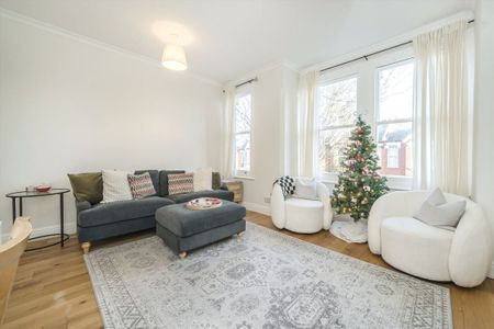 Ivy Crescent, W4 5NG, London - Photo 2