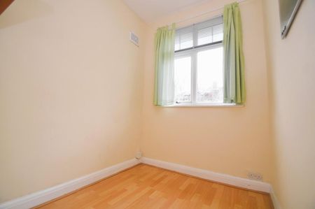 3 bedroom end of terrace house to rent - Photo 3
