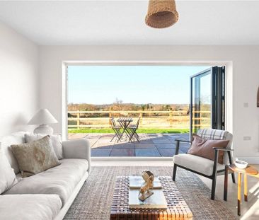 4 bedroom detached house to rent - Photo 3