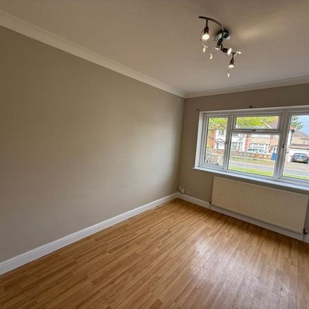 2 bedroom maisonette to rent - Photo 3