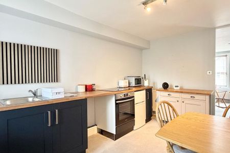 2 bedroom flat to rent - Photo 5