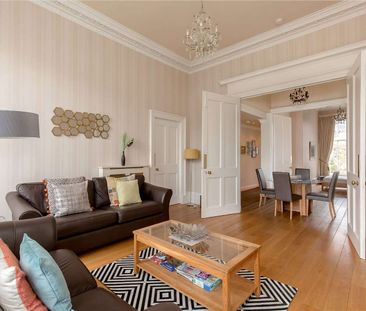A furnished two bedroom first floor flat in the heart of Stockbridge. - Photo 2