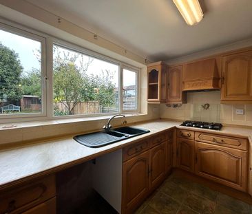 3 bedroom House in Shepherds Lane, Bracknell - Photo 6