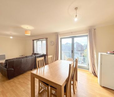 2 bedroom apartment to rent - Photo 3