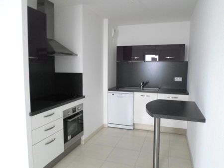 Location Appartement 3 pièces 63m² - Photo 2