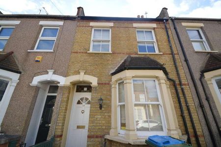 Ravine Grove, London, SE18 - Photo 4