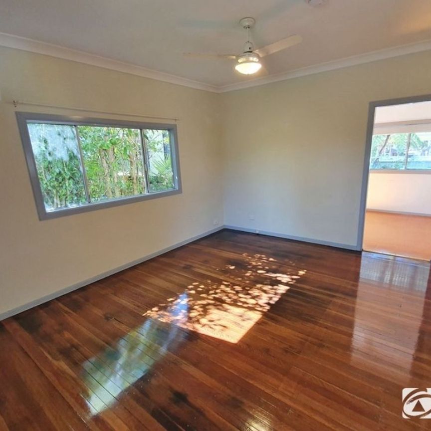 19 The Corso, Moonee Beach - Photo 1