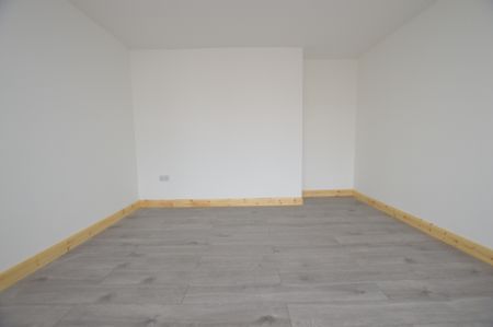 2 Bedroom Semi-Detached Bungalow - Photo 4