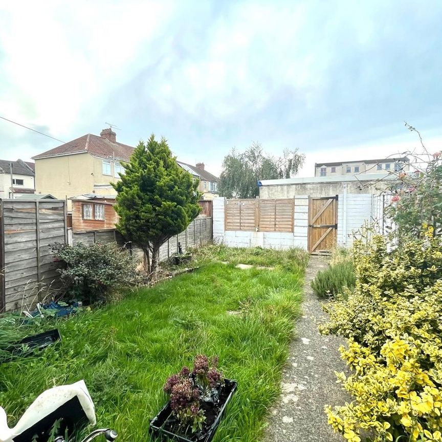 2 Bed Terraced House, Freshland Way, BS15 - Photo 1