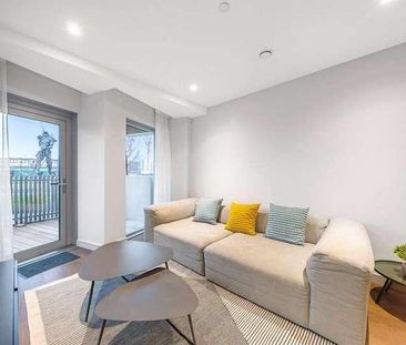 No. Upper Riverside, Cutter Lane, London, SE10 - Photo 2