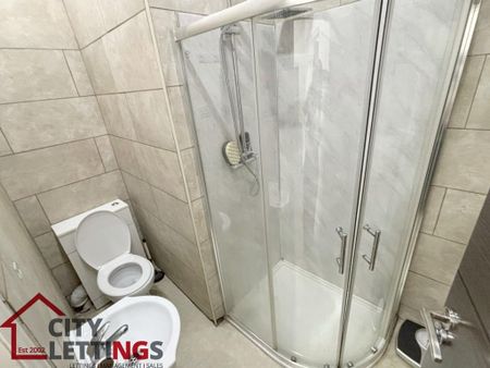 1 bedroom ground floor flat to rent - Photo 5