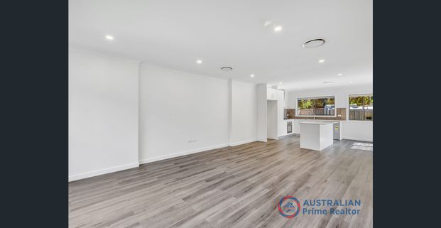 Light filled Modern - Photo 1