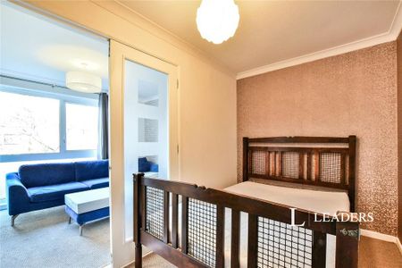 1 bedroom flat to rent - Photo 3