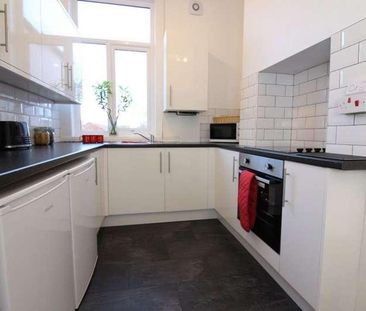 London Road - Bed Flat, S2 - Photo 1