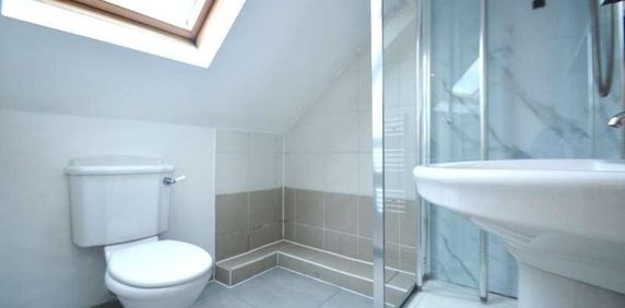 Mill Farm Crescent, Hounslow, TW4 - Photo 2