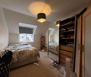 Kingswood Close, Camberley, Surrey, GU15 - Photo 3