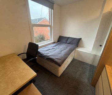 Stanmore Avenue (Room 1), Burley, - Photo 6