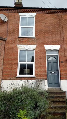 2 bedroom terraced house to rent - Photo 2