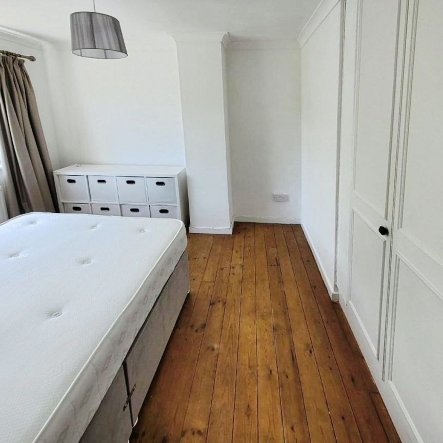 3 bedroom House To Let Total Size: 1012 SQ FT - Photo 1