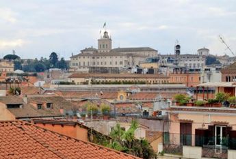 Attic-Spagna: 250mq. Duplex Penthouse located in 15th century Historical Building. Large double living room with fireplace, study, 3 bedrooms, 3 baths, spectauclar entertaining room with 360° views of antique Rome, rooftops and Cupoa’s. Ref #120