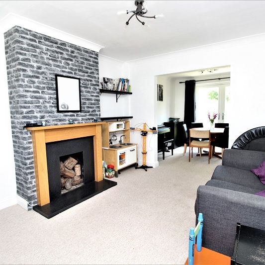 3 Bedroom Terraced House - Photo 1