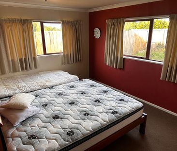 Fully furnished 3BR Home with Garden! - Photo 4