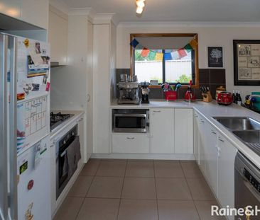 LARGE LUXURY FAMILY HOME - Photo 5