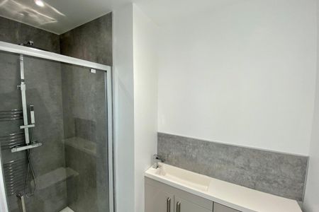 High Street - Photo 3